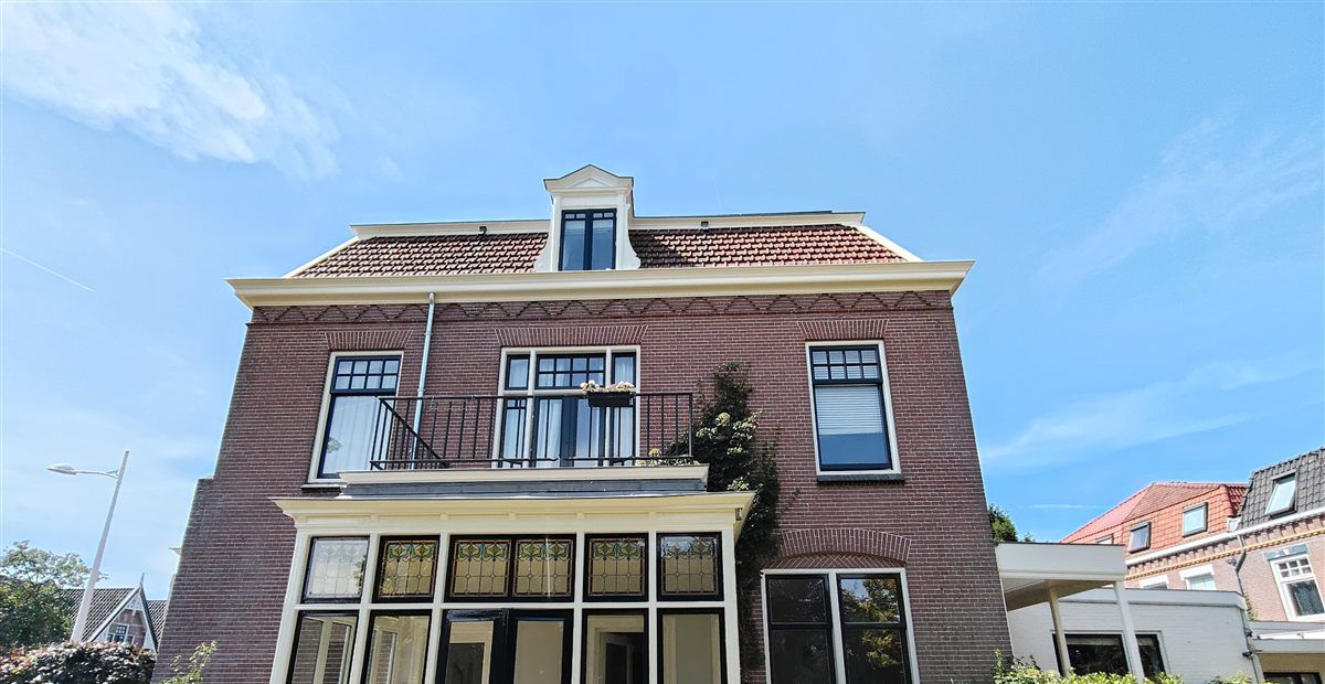 Nosta Schilderwerken aan het werk